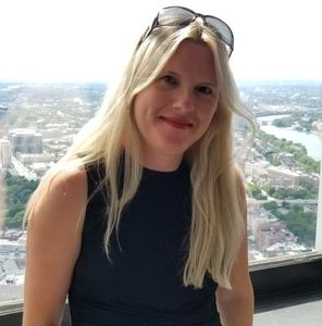 Meet your Posher, Caroline